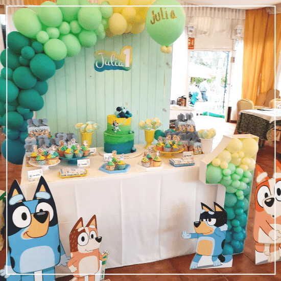 mesa dulce con globos primer año