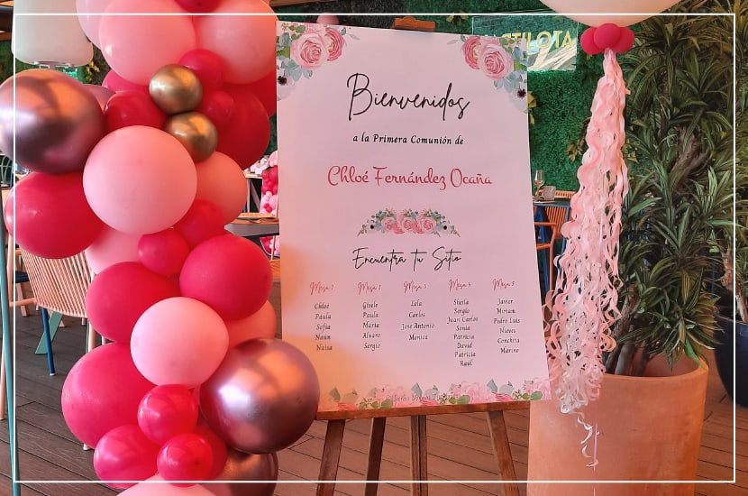 cartel de bienvenida con globos