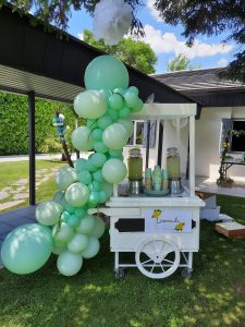 Carrito de limonada para bautizo para niño