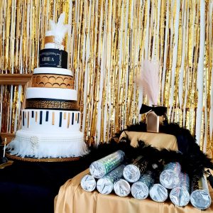tarta y decoracion de una fiesta Gatsby