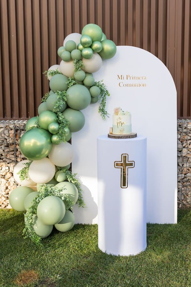 comunion de niño en verde