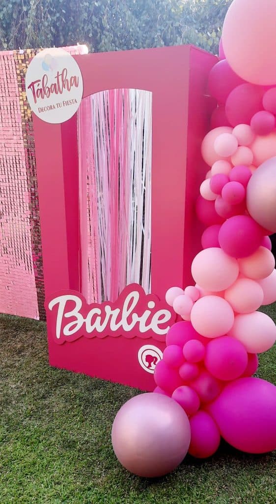 Hoy decoración completa de Barbie para cumpleaños de niña. En 2023 las