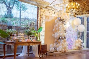 decoración con globos para bodas