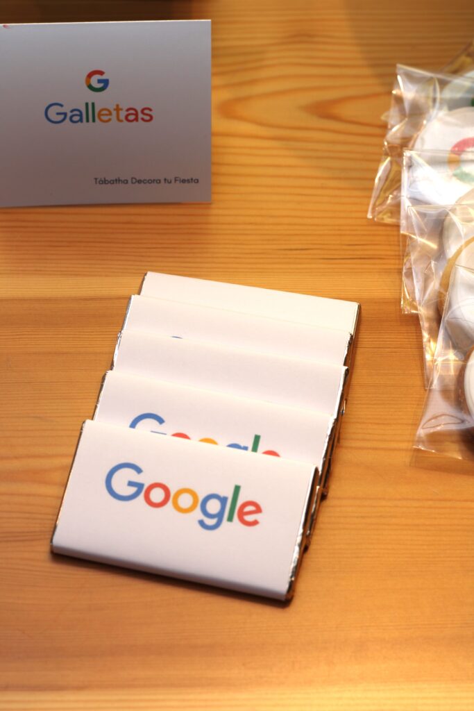 reposteria creativa para google for startups cupcakes de colores galletas y chocolatinas personalizadas con el logo de google