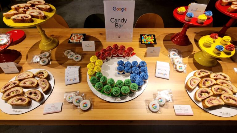 mesa de dulces para eventos corporativos tabatha decora tu fiesta con logo de google en google for startups en madrid